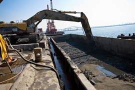 Donjon Marine dredging